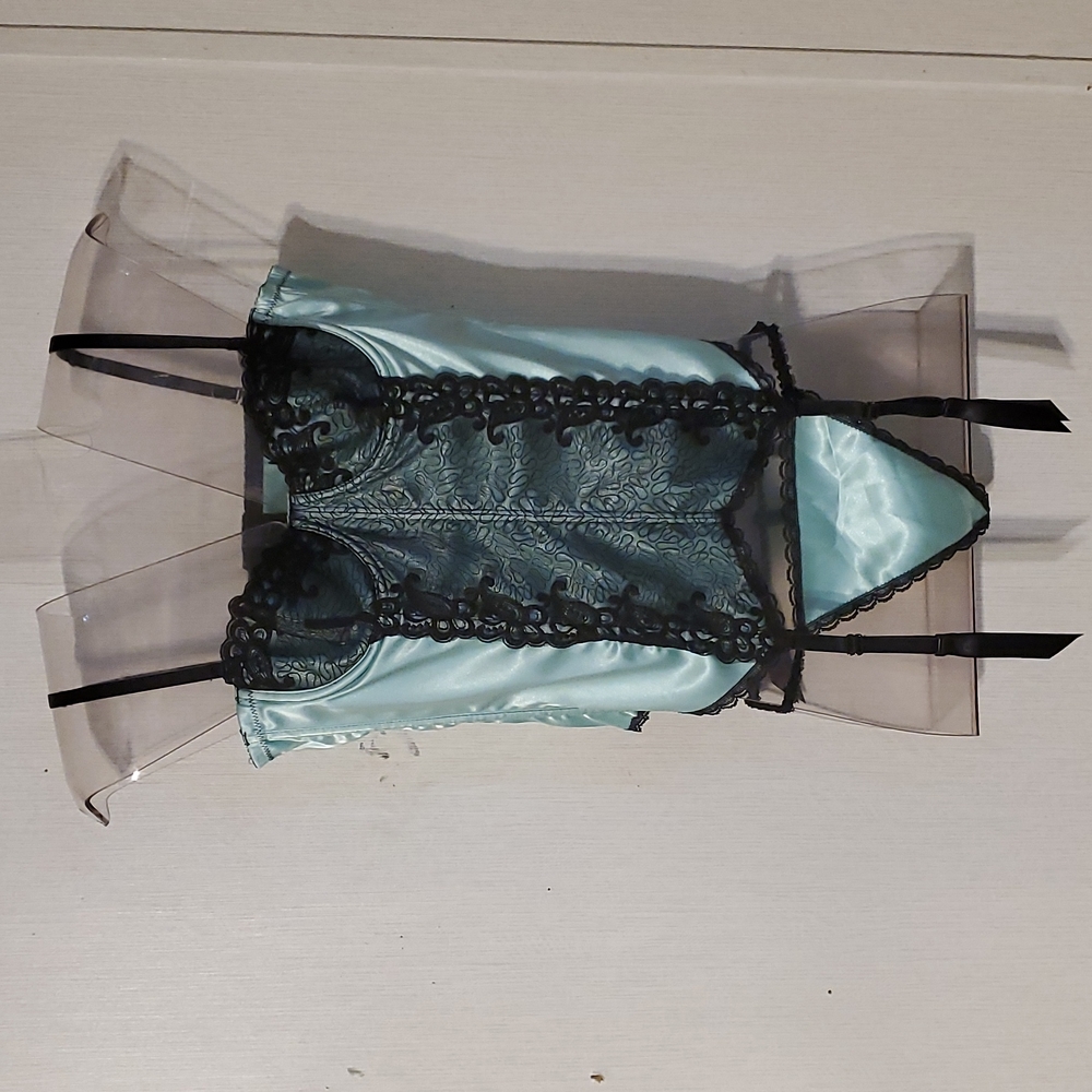 NWOT Frederick's of Hollywood Lingerie Corset with thongs, size 34